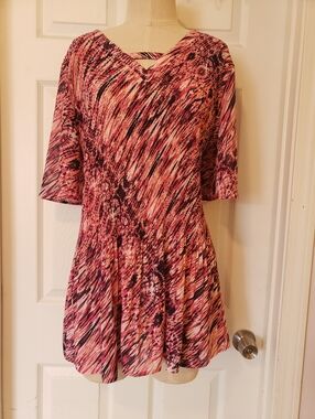 Women's Pink Patterned V-Neck Swing Top Size 2X